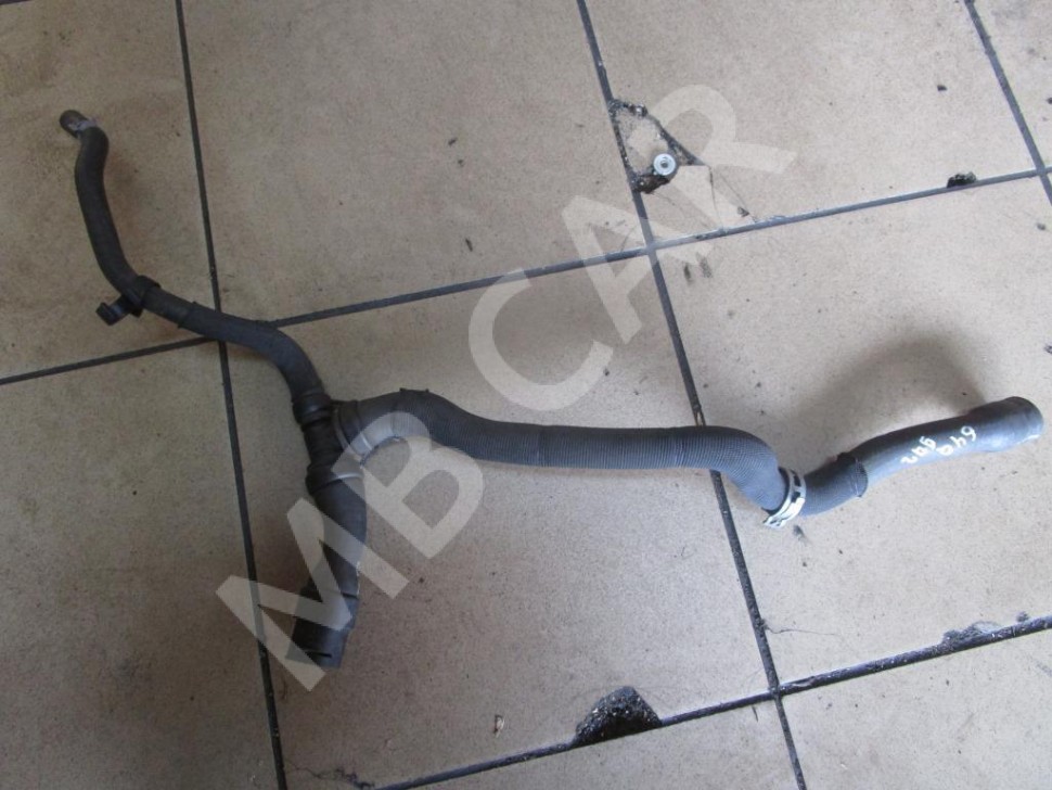 Патрубок ОЖ MERCEDES-BENZ A-класс W169 рестайлинг (2008 - 2012) фото 1 — Разборка Мерседес