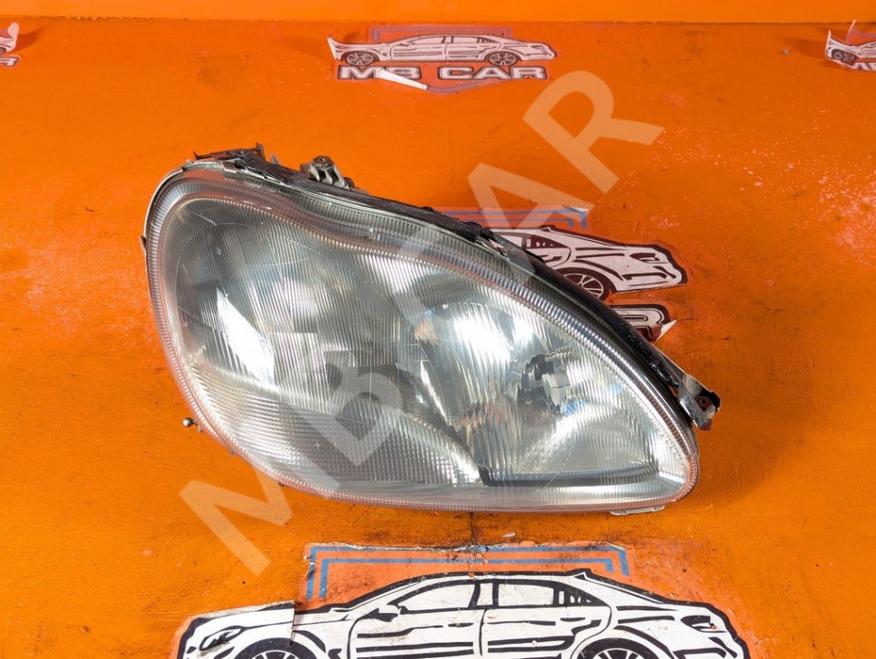 Фара правая MERCEDES-BENZ S-класс W220 (1998 - 2005) фото 1 &mdash; Разборка Мерседес