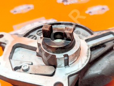 Насос вакуумный MERCEDES-BENZ Sprinter W906 (2006 - 2019) — Разборка Мерседес