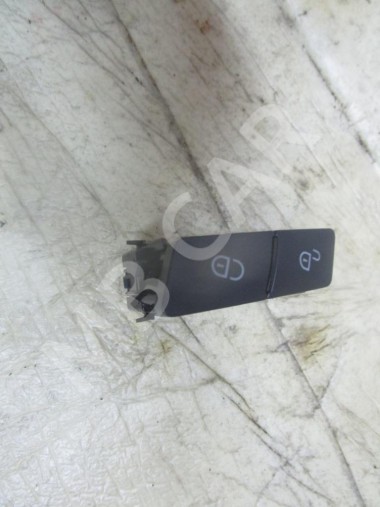 Кнопка центрального замка MERCEDES-BENZ CLS-класс C218/X218 рестайлинг (2014 - 2017) — Разборка Мерседес