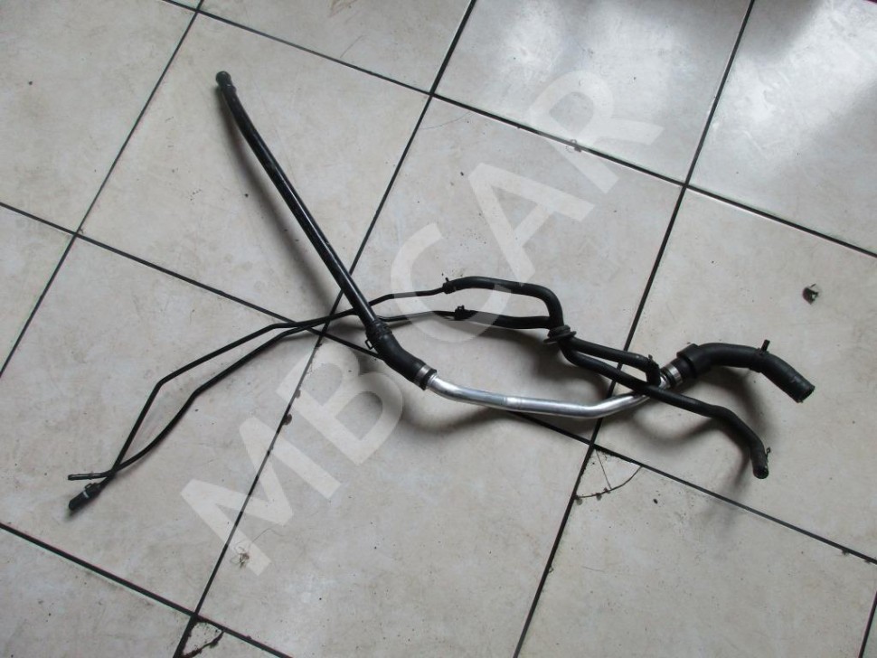 Патрубок ОЖ MERCEDES-BENZ C-класс W205/S205/C205/A205 (2014 - 2018) фото 1 — Разборка Мерседес