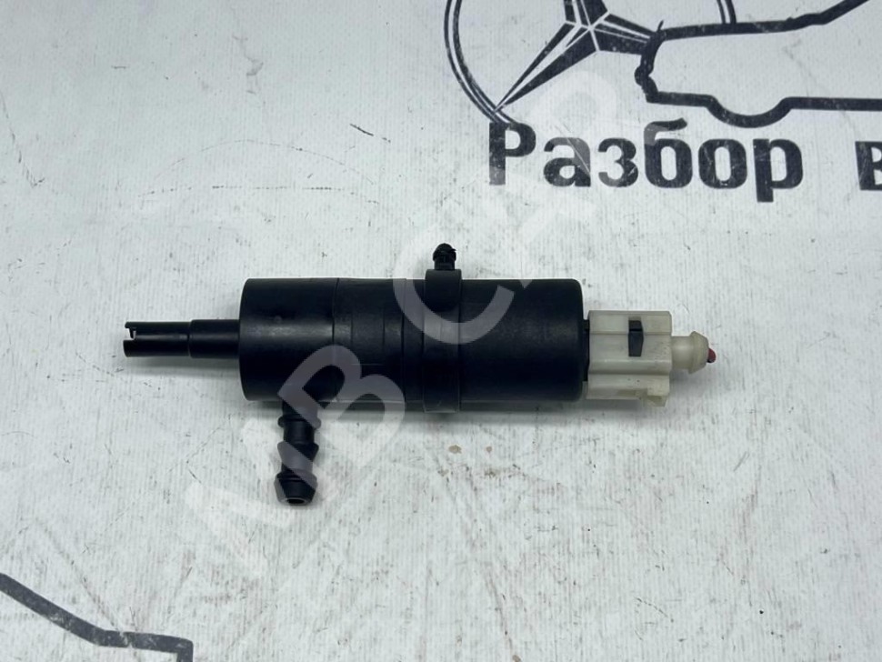 Насос омывателей MERCEDES-BENZ A-класс W176 (2012 - 2015) фото 1 — Разборка Мерседес