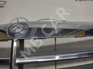 Решетка радиатора MERCEDES-BENZ C-класс W204/S204 (2006 - 2011) — Разборка Мерседес