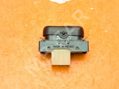 Кнопка MERCEDES-BENZ M-класс W163 (1997 - 2001) &mdash; Разборка Мерседес