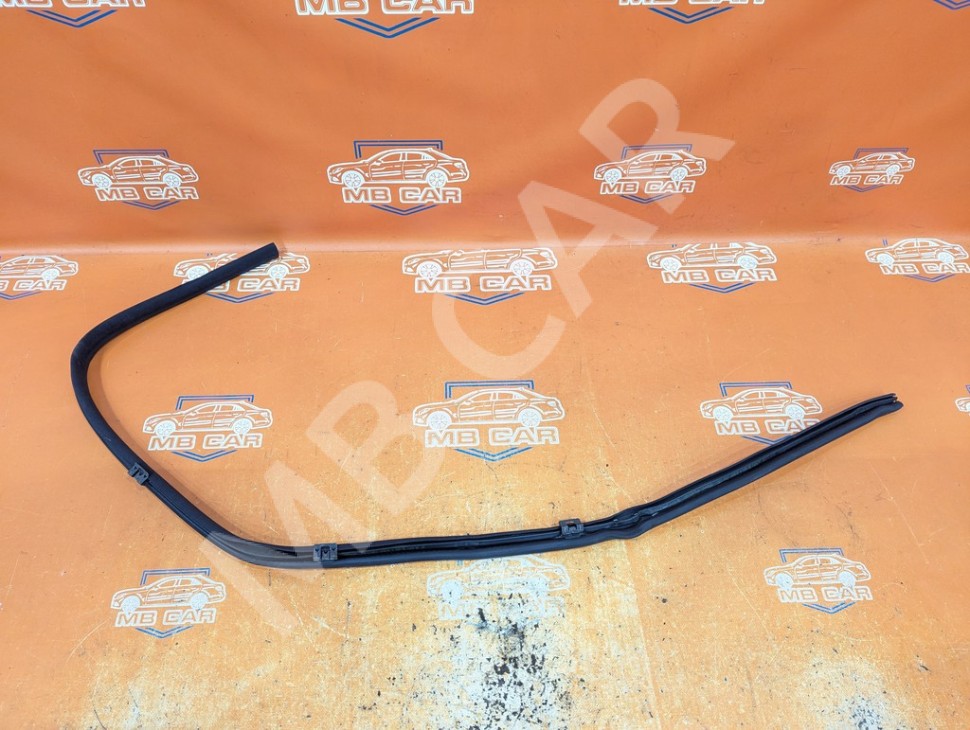 Уплотнители дверей MERCEDES-BENZ CLK-класс C209/W209 (2002 - 2005) фото 1 — Разборка Мерседес