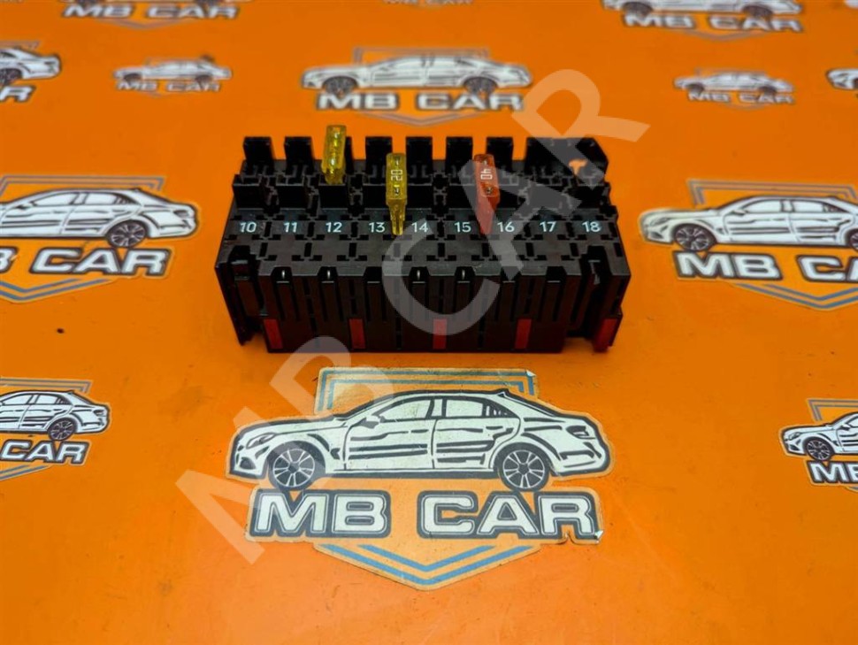 Блок предохранителей MERCEDES-BENZ E-класс W210/S210 (1995 - 1999) фото 1 — Разборка Мерседес