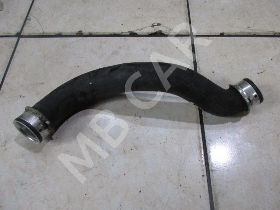 Патрубок радиатора MERCEDES-BENZ E-класс W212/S212/C207/A207 (2009 - 2013) фото 1 — Разборка Мерседес