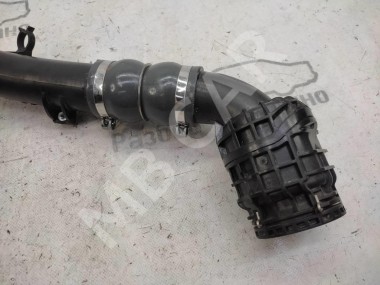 Патрубок интеркулера MERCEDES-BENZ V-класс W447 рестайлинг (2019 - 2025) — Разборка Мерседес