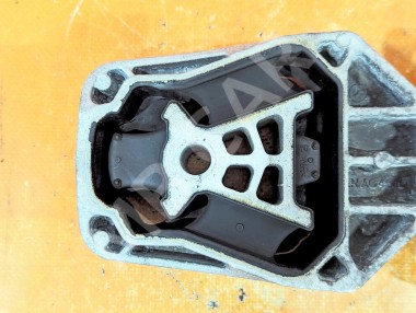 Опора двигателя задняя MERCEDES-BENZ A-класс W176 рестайлинг (2015 - 2018) — Разборка Мерседес