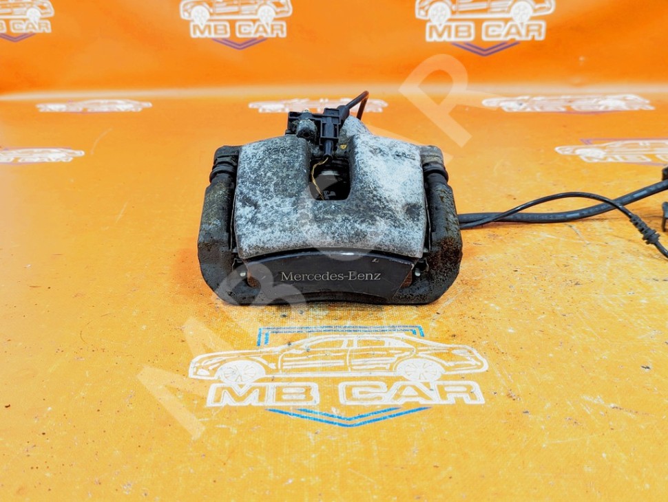 Суппорт передний правый MERCEDES-BENZ C-класс W204/S204 (2006 - 2011) фото 1 — Разборка Мерседес