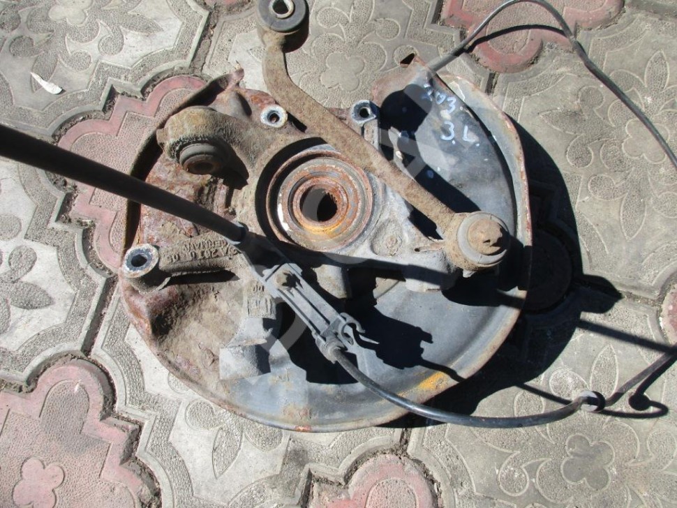 Кулак подвески задний левый MERCEDES-BENZ C-класс W203/S203/CL203 (2000 - 2004) фото 1 — Разборка Мерседес