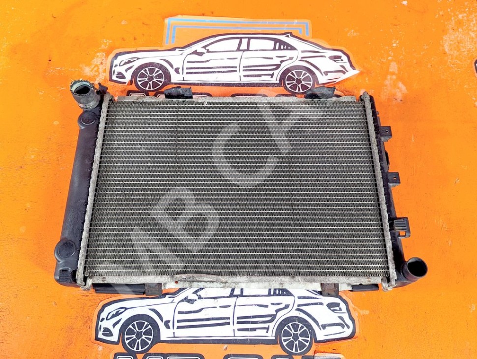 Радиатор MERCEDES-BENZ E-класс W124/S124/C124/A124 (1984 - 1997) фото 1 &mdash; Разборка Мерседес