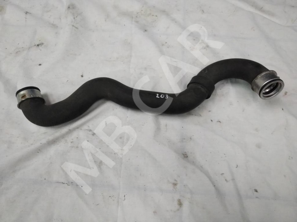 Патрубок радиатора MERCEDES-BENZ C-класс W203/S203/CL203 (2000 - 2004) фото 1 — Разборка Мерседес