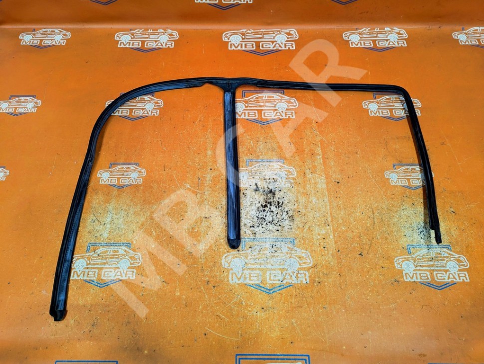 Уплотнители дверей MERCEDES-BENZ V-класс W639 (2003 - 2014) фото 1 — Разборка Мерседес