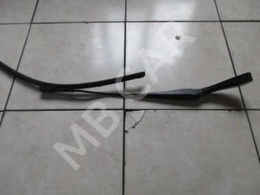 Поводок дворников MERCEDES-BENZ C-класс W205/S205/C205/A205 (2014 - 2018) — Разборка Мерседес