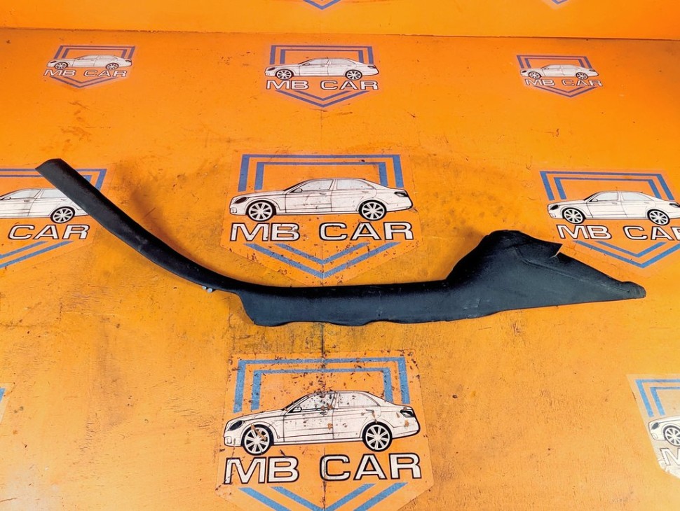 Накладка передней стойки MERCEDES-BENZ V-класс W638/W639 (1996 - 2003) V 220 2.1 D AT (122 л.с.) фото 1 &mdash; Разборка Мерседес