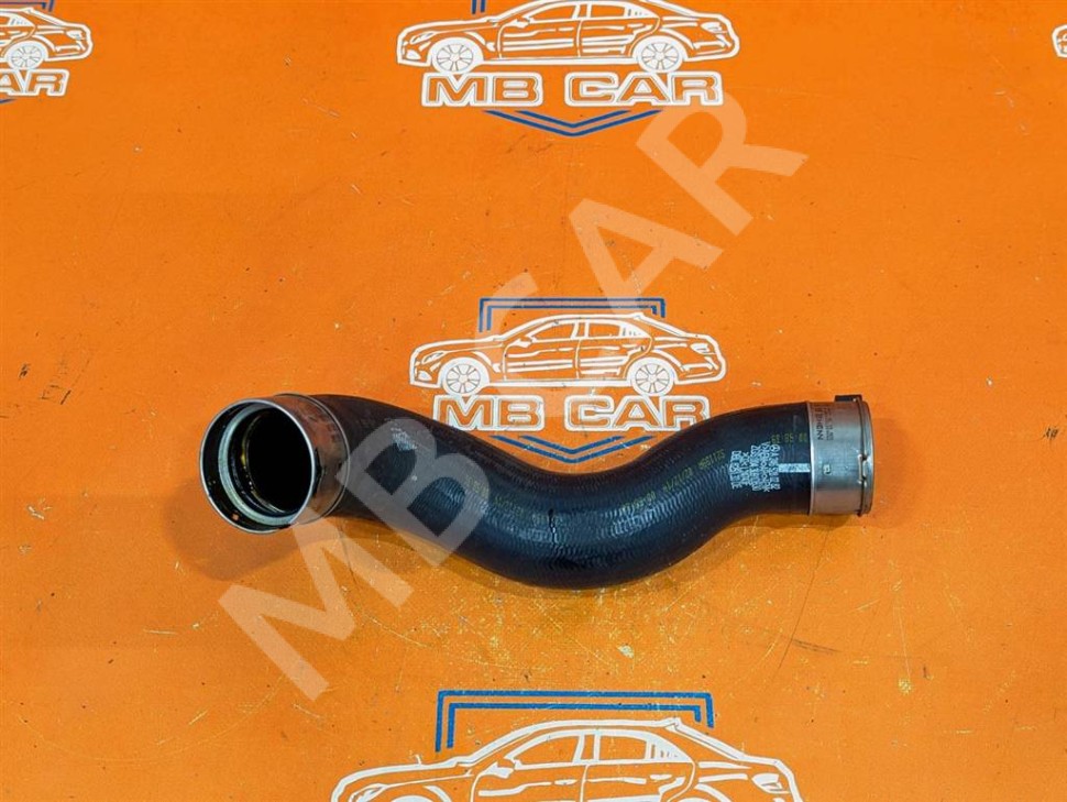 Патрубок интеркулера MERCEDES-BENZ CLA-класс C117/X117 (2013 - 2016) фото 1 &mdash; Разборка Мерседес