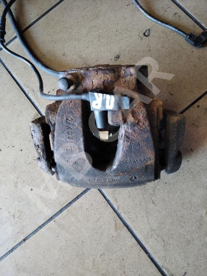 Суппорт передний правый MERCEDES-BENZ E-класс W210/S210 (1995 - 1999) фото 1 — Разборка Мерседес