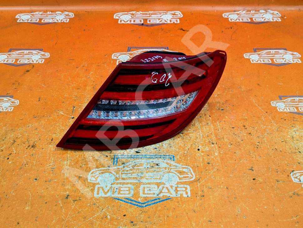 Фонарь задний правый MERCEDES-BENZ C-класс W204/S204/С204 рестайлинг (2011 - 2015) фото 1 — Разборка Мерседес