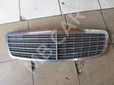 Решетка радиатора MERCEDES-BENZ E-класс W211/S211 (2002 - 2006) — Разборка Мерседес