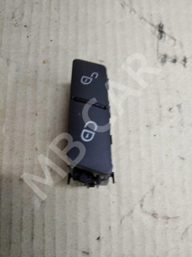 Кнопка центрального замка MERCEDES-BENZ GLE-класс AMG W166 (2015 - 2019) — Разборка Мерседес