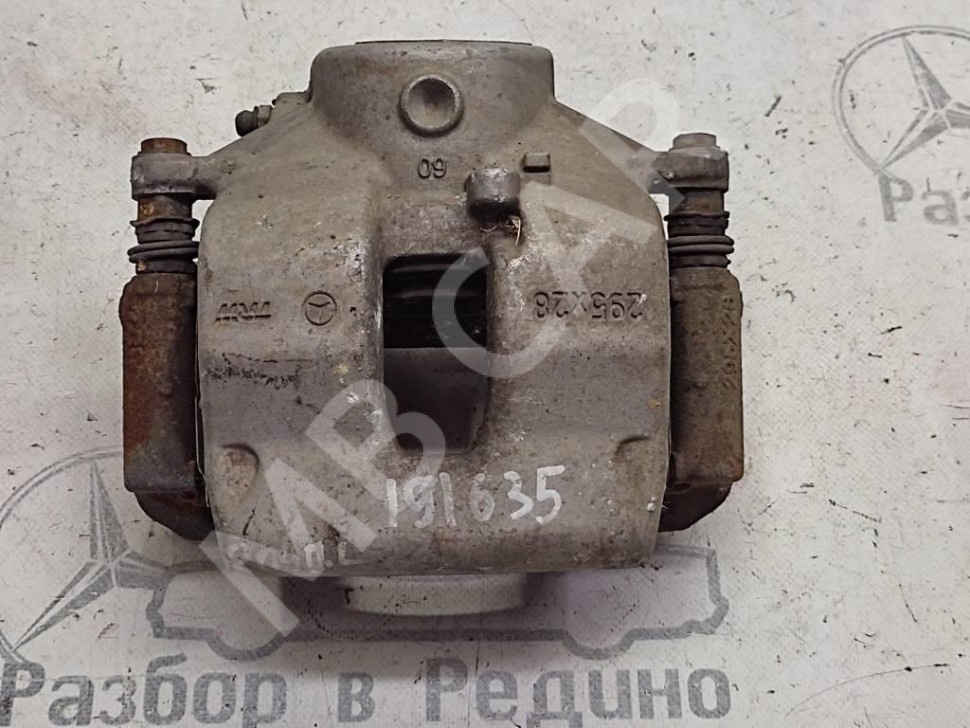 Суппорт передний левый MERCEDES-BENZ C-класс W204/S204 (2006 - 2011) фото 1 — Разборка Мерседес