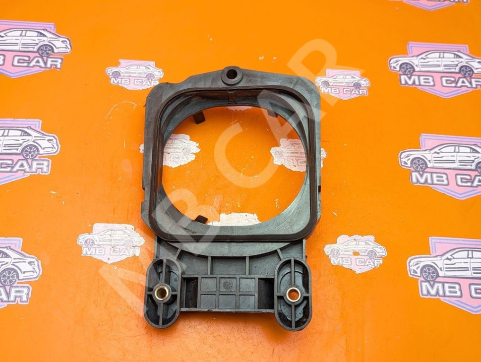 Крышка MERCEDES-BENZ C-класс W203/S203/CL203 (2000 - 2004) фото 1 &mdash; Разборка Мерседес