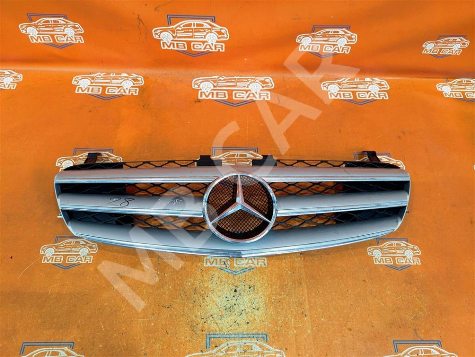 Решетка радиатора MERCEDES-BENZ R-класс W251 рестайлинг (2007 - 2010) фото 1 — Разборка Мерседес