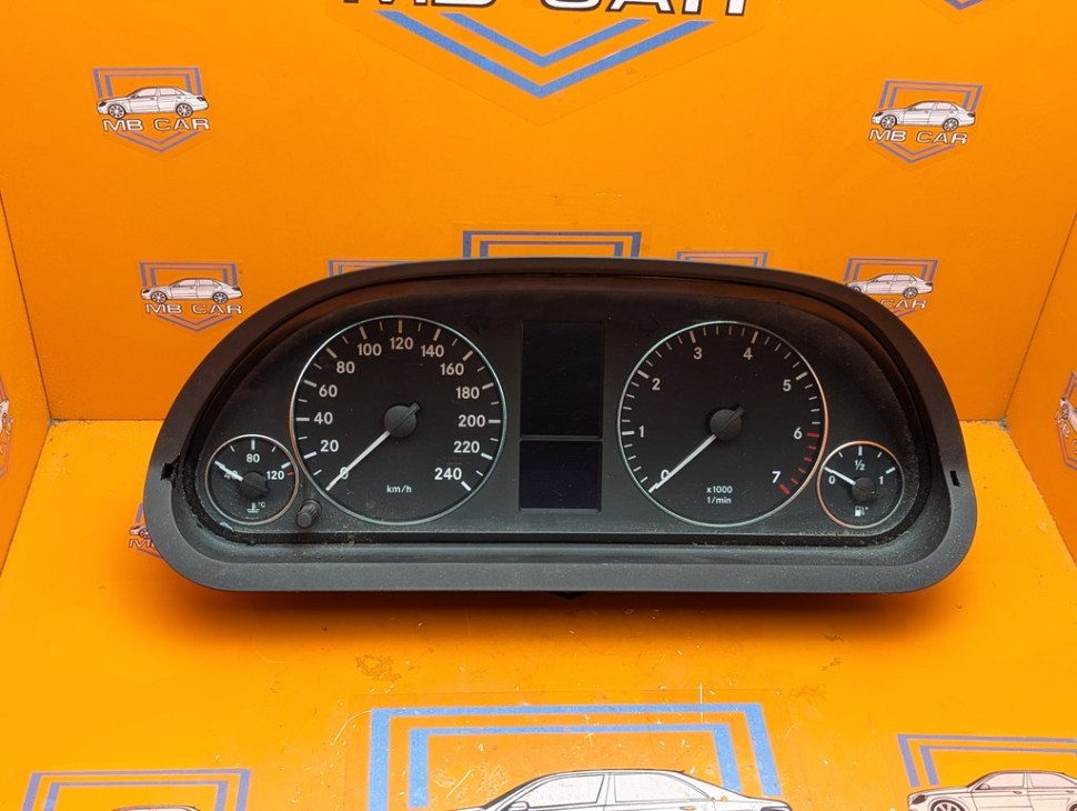 Щиток приборов MERCEDES-BENZ A-класс W169 (2004 - 2008) A 150 1.5 CVT (95 л.с.) фото 1 &mdash; Разборка Мерседес
