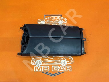 Крышка подлокотника MERCEDES-BENZ C-класс AMG W205/S205/C205/A205 (2014 - 2018) — Разборка Мерседес