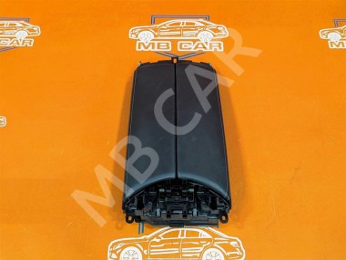 Крышка подлокотника MERCEDES-BENZ C-класс AMG W205/S205/C205/A205 (2014 - 2018) — Разборка Мерседес