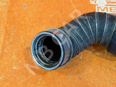 Патрубок интеркулера MERCEDES-BENZ C-класс W203/S203/CL203 (2000 - 2004) — Разборка Мерседес