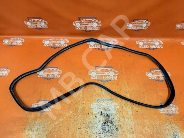 Уплотнитель крышки багажника MERCEDES-BENZ CLK-класс C209/A209 (2002 - 2005) &mdash; Разборка Мерседес