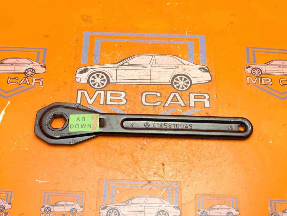 Ключ домкрата MERCEDES-BENZ A-класс W169 (2004 - 2008) A 150 1.5 MT (95 л.с.) фото 1 &mdash; Разборка Мерседес