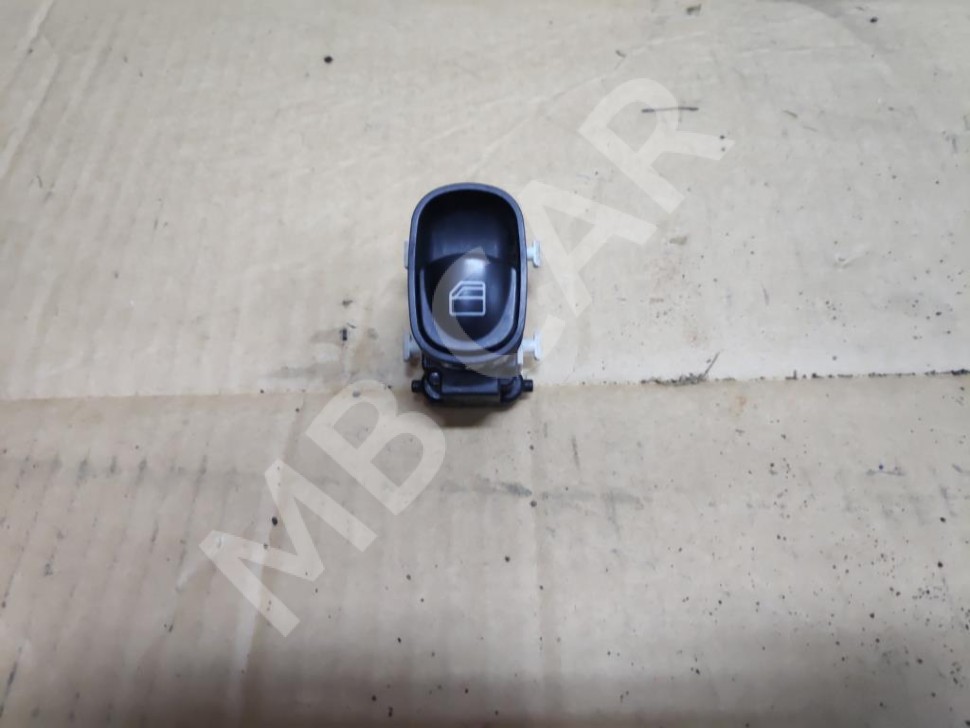 Кнопка стеклоподъемников MERCEDES-BENZ CLK-класс C209/W209 (2002 - 2005) фото 1 — Разборка Мерседес