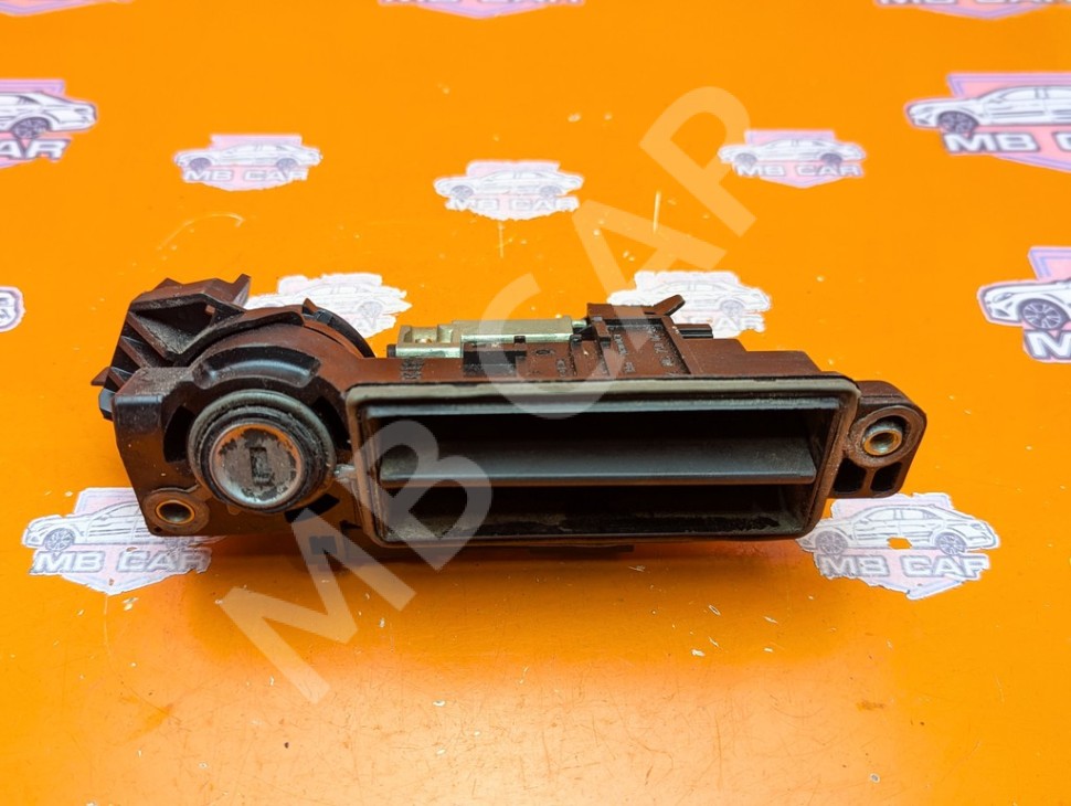 Ручка открытия багажника MERCEDES-BENZ E-класс W211/S211 (2002 - 2006) фото 1 &mdash; Разборка Мерседес