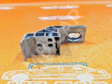 Кронштейн радиатора MERCEDES-BENZ C-класс W205/S205/C205/A205 (2014 - 2018) — Разборка Мерседес