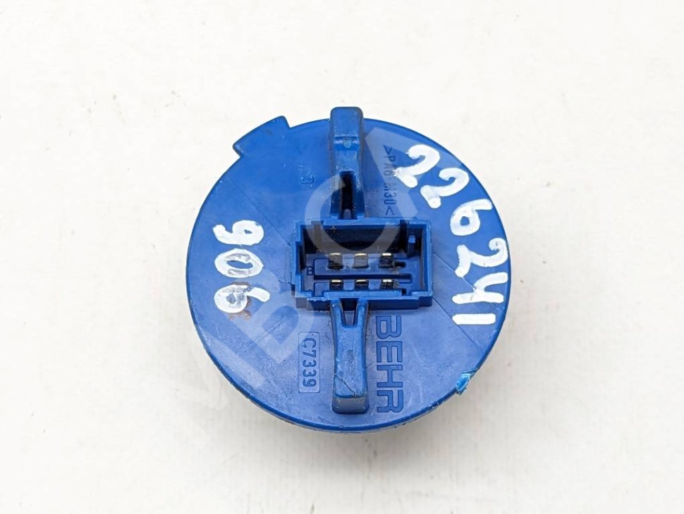 Реле моторчика печки MERCEDES-BENZ Sprinter W906 (2006 - 2019) фото 1 &mdash; Разборка Мерседес