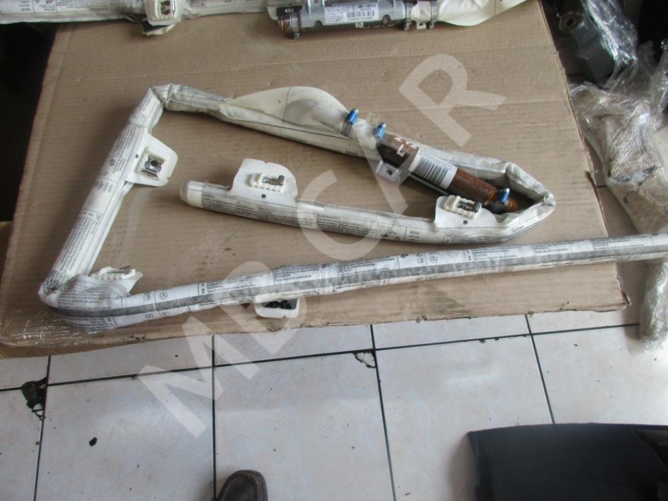 Шторка безопасности левая MERCEDES-BENZ E-класс W212/S212/C207/A207 (2009 - 2013) фото 1 — Разборка Мерседес