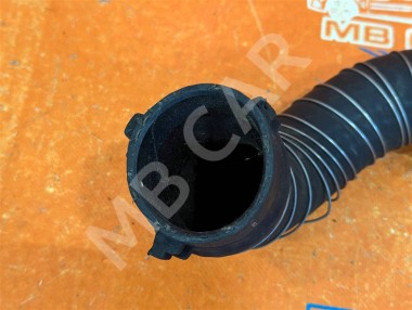 Патрубок интеркулера MERCEDES-BENZ C-класс W204/S204 (2006 - 2011) — Разборка Мерседес