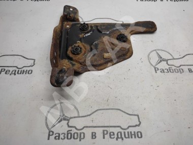 Кронштейн компрессора подвески MERCEDES-BENZ V-класс W639 (2003 - 2014) — Разборка Мерседес