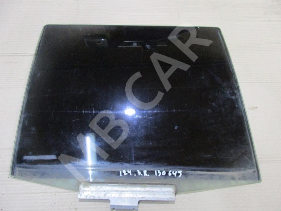 Стекло заднее правое MERCEDES-BENZ E-класс W124/S124/C124/A124 (1984 - 1997) фото 1 &mdash; Разборка Мерседес