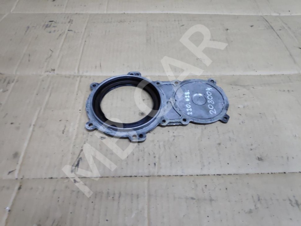 Крышка заднего сальника коленвала MERCEDES-BENZ S-класс W220 (1998 - 2005) фото 1 — Разборка Мерседес