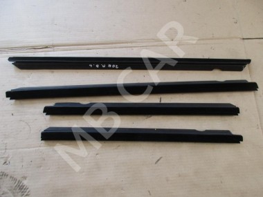 Уплотнитель стекла двери MERCEDES-BENZ C-класс W204/S204 (2006 - 2011) — Разборка Мерседес