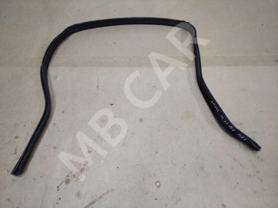 Уплотнитель моторного отсека MERCEDES-BENZ E-класс W124/S124/C124/A124 (1984 - 1997) фото 1 — Разборка Мерседес