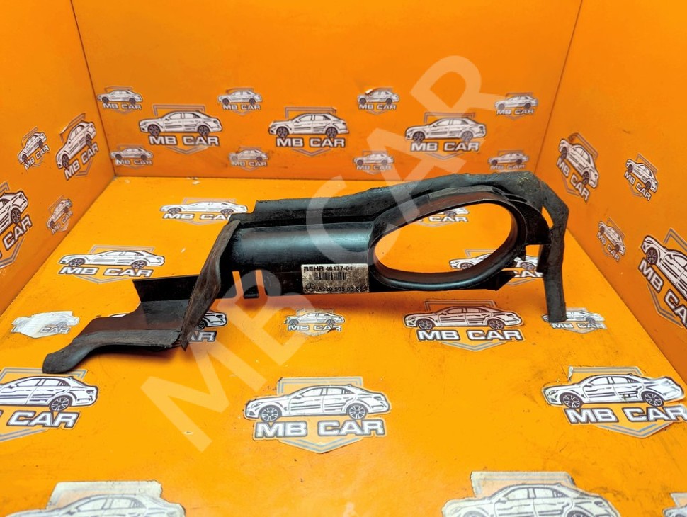 Воздуховод радиатора MERCEDES-BENZ S-класс W220 (1998 - 2005) фото 1 &mdash; Разборка Мерседес