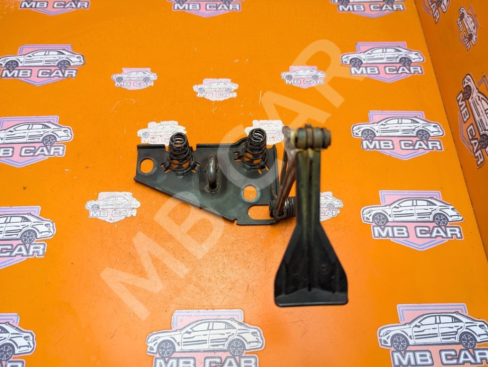 Замок капота MERCEDES-BENZ M-класс W163 (1997 - 2001) фото 1 &mdash; Разборка Мерседес