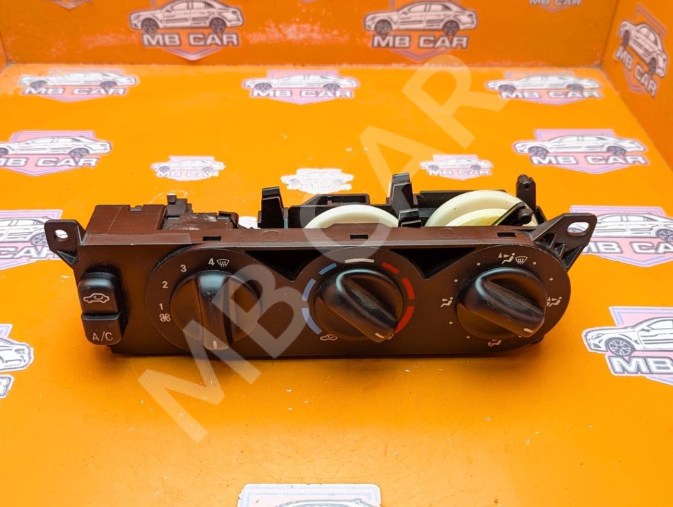 Панель управления климатом MERCEDES-BENZ M-класс W163 (1997 - 2001) фото 1 &mdash; Разборка Мерседес