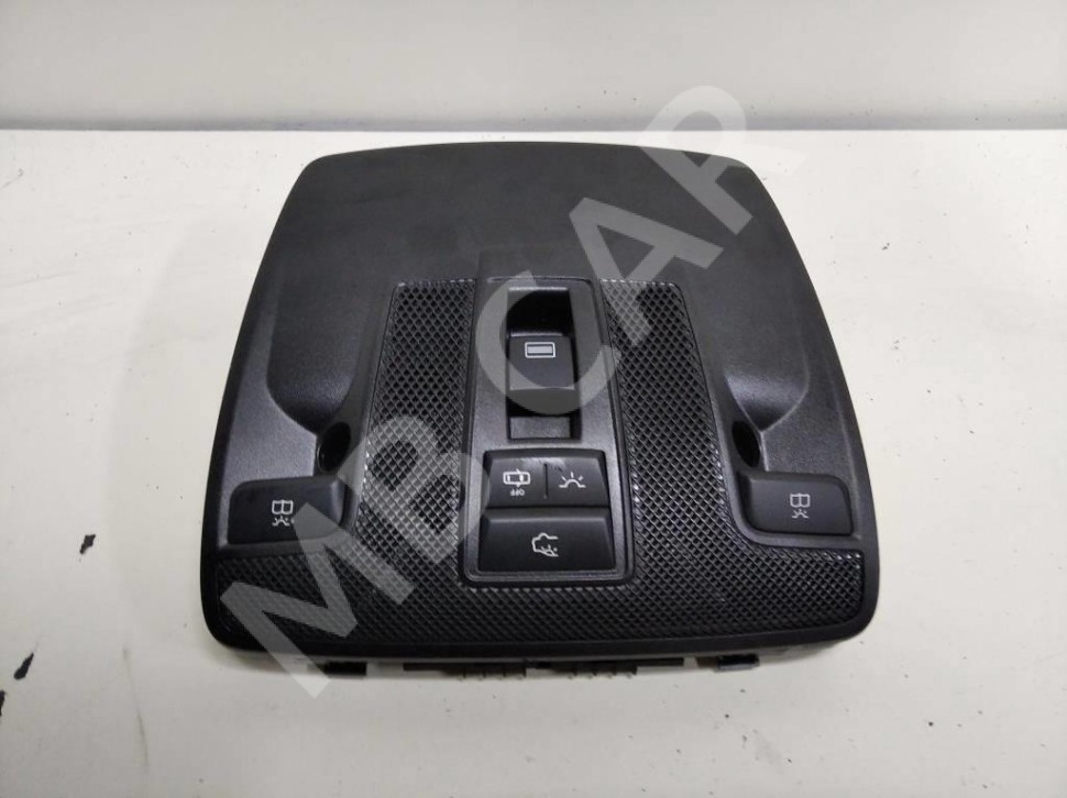 Плафон салона MERCEDES-BENZ GLA-класс X156 рестайлинг (2017 - 2020) фото 1 &mdash; Разборка Мерседес