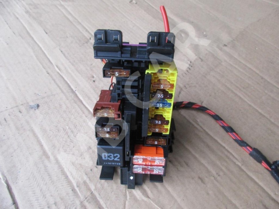 Блок предохранителей MERCEDES-BENZ C-класс W205/S205/C205/A205 (2014 - 2018) фото 1 — Разборка Мерседес